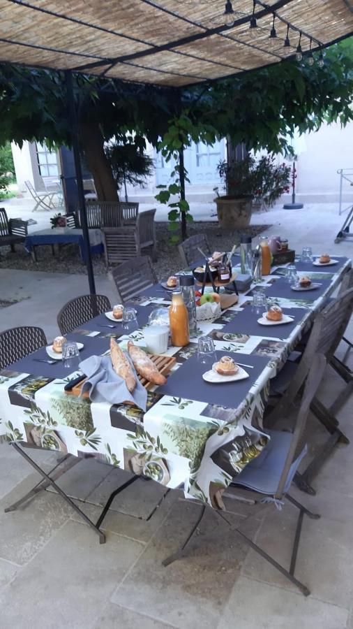 Mas Des Cigognes Bed & Breakfast Льо Тор Екстериор снимка