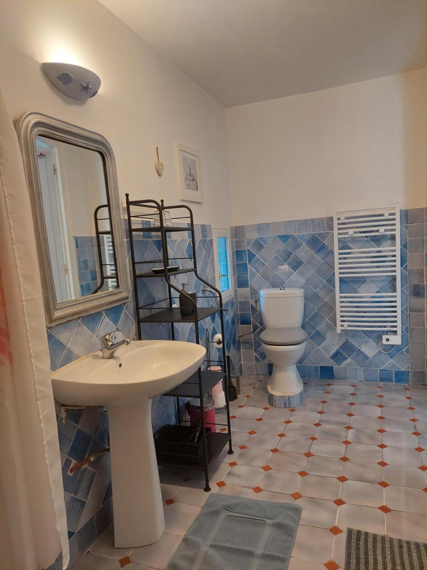 Mas Des Cigognes Bed & Breakfast Льо Тор Екстериор снимка