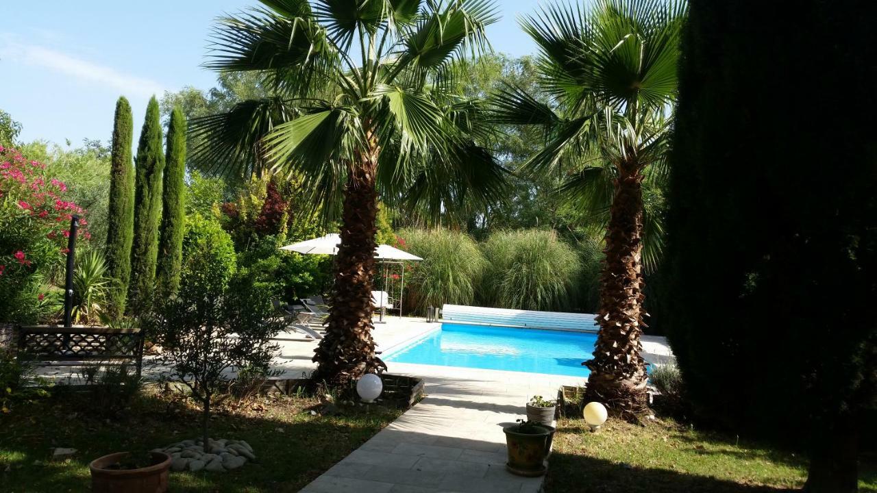 Mas Des Cigognes Bed & Breakfast Льо Тор Екстериор снимка
